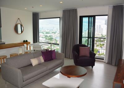Modern 2 bedrooms high floor for rent near BTS Thonglor