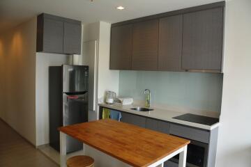 Modern 2 bedrooms high floor for rent near BTS Thonglor