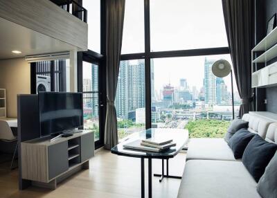 Duplex 1 bedroom condo for sale close to MRT Petchburi