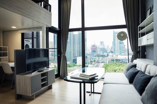 Duplex 1 bedroom condo for sale close to MRT Petchburi