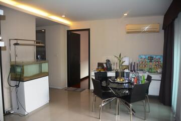 2-bedroom modern condo 300m from BTS Ploenchit