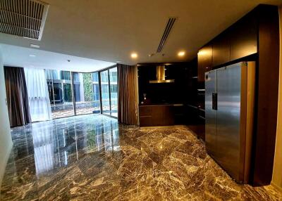 Brand new unit 3 bedrooms condo for sale near BTS Phromphong