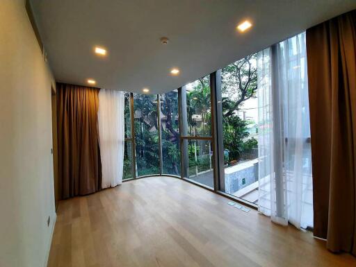 Brand new unit 3 bedrooms condo for sale near BTS Phromphong