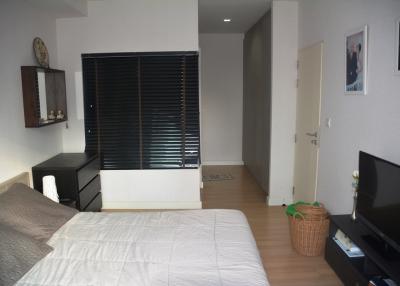 1-bedroom condo in residential area of Sathorn
