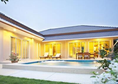 Nice 3 bedroom pool villa for sale in Nong Kae, Hua Hin