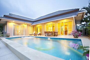 Nice 3 bedroom pool villa for sale in Nong Kae, Hua Hin