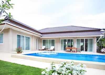 Nice 3 bedroom pool villa for sale in Nong Kae, Hua Hin