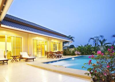 Nice 3 bedroom pool villa for sale in Nong Kae, Hua Hin