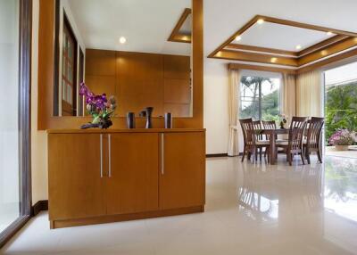 Nice 3 bedroom pool villa for sale in Nong Kae, Hua Hin