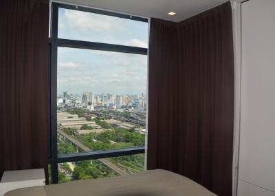 1-bedroom modern high floor condo on Petchaburi Road