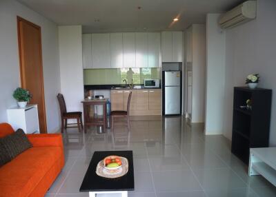 Spacious 1-bedroom condo in Petchaburi-Nana area