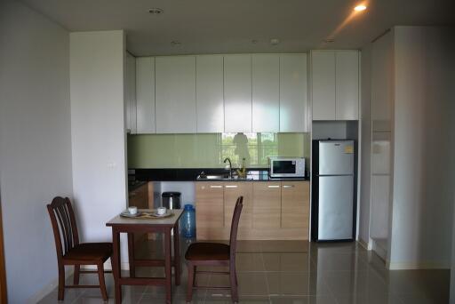 Spacious 1-bedroom condo in Petchaburi-Nana area