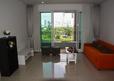 Spacious 1-bedroom condo in Petchaburi-Nana area