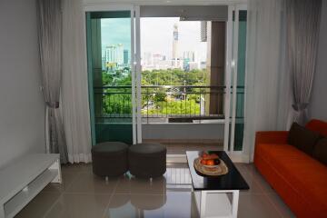 Spacious 1-bedroom condo in Petchaburi-Nana area