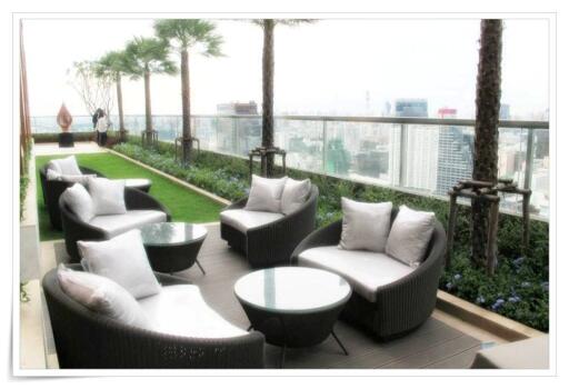 High floor unit 1 bedroom condo for sale in Sathorn