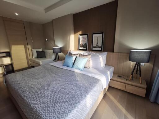 Modern 2 bedrooms condo for sale in Silom