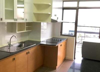 3 bedrooms condo for sale only 350m. from BTS phrompong