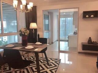 1 bedroom condo for sale in Phayathai close to BTS and Airport link