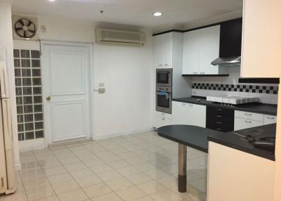 Spacious 3 bedrooms condo for sale walking distance to BTS Nana