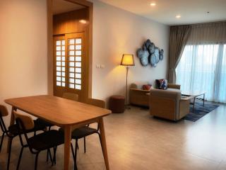 2-bedroom spacious condo a mere 300m from BTS Ekamai