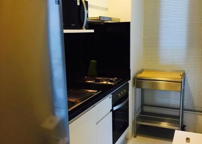 2 bedrooms condo for sale with tenant in Thonglor