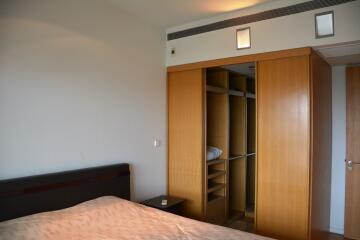 Spacious & modern 2-bedroom condo on Sathorn Road