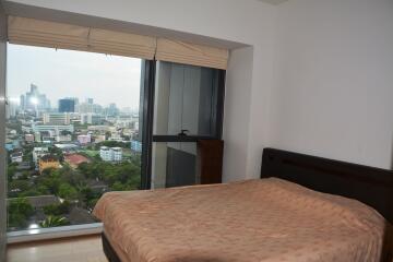 Spacious & modern 2-bedroom condo on Sathorn Road