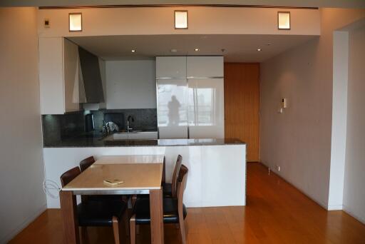 Spacious & modern 2-bedroom condo on Sathorn Road