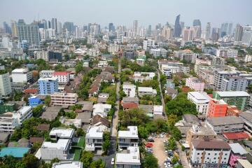 1-bedroom high floor condo on Petchaburi Road