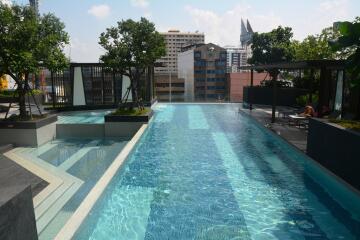 1-bedroom high floor condo on Petchaburi Road