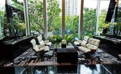 2 bedrooms condominium for sale close to MRT Petchburi station