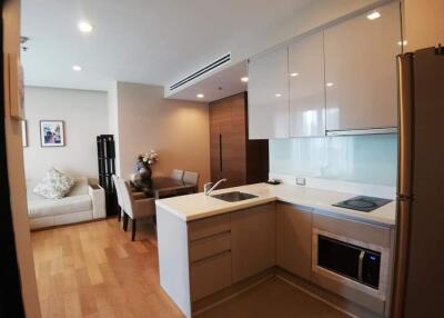 2 bedrooms condominium for sale close to MRT Petchburi station