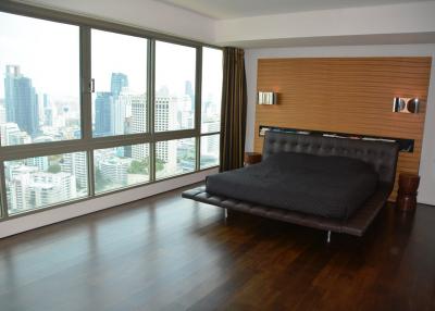 4-bedroom penthouse with lake views close to BTS Asoke