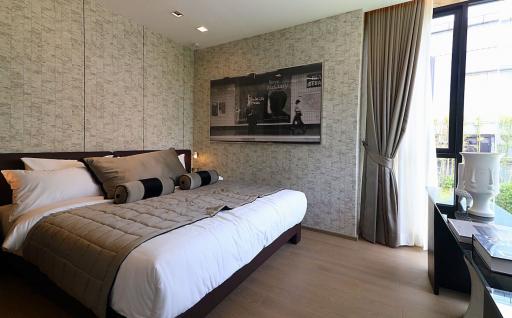 Beautiful 2 bedroom duplex condominium for sale in Ekamai