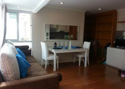 2 bedroom condo for sale close to Asoke BTS station.