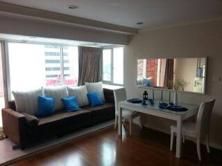 2 bedroom condo for sale close to Asoke BTS station.