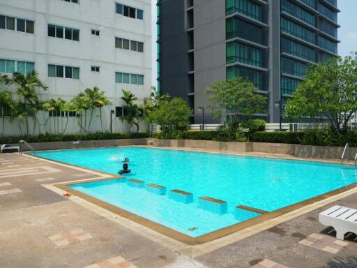 2 bedroom condo for sale close to Asoke BTS station.