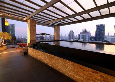 4-bedroom penthouse with private pool close to BTS Asoke