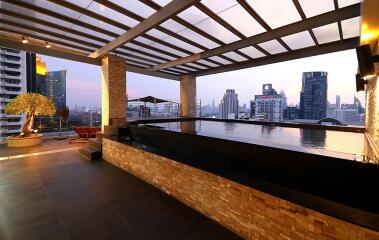 4-bedroom penthouse with private pool close to BTS Asoke