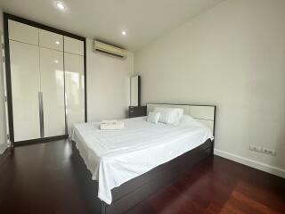 2 bedroom condo for sale on Petchaburi road