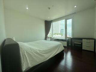 2 bedroom condo for sale on Petchaburi road