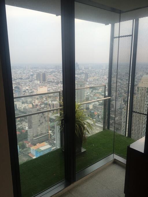 4-bedroom modern penthouse with breathtaking views in Sathorn