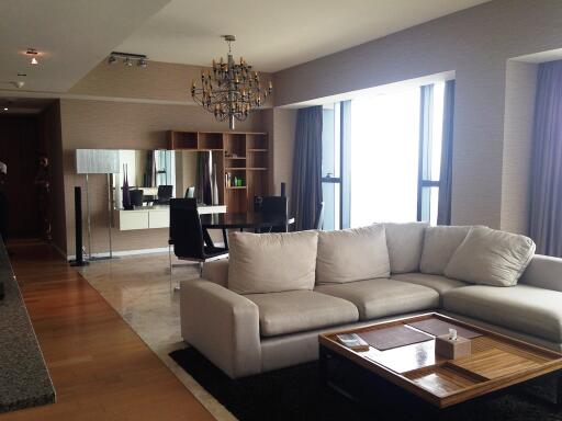 3-bedroom spacious condo with panoramic views in Sathorn