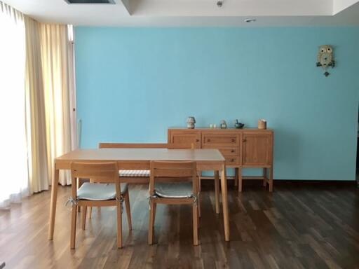 Lovely 2 bedrooms condominium for sale close BTS Rajdamri