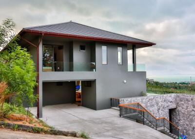 Ocean view villa for sale in Plai Laem