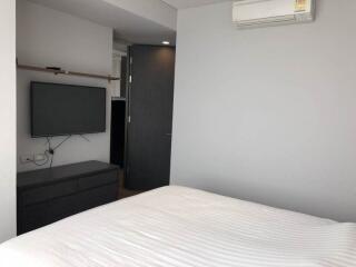 Modern 1 bedroom condominium for rent in Promphong