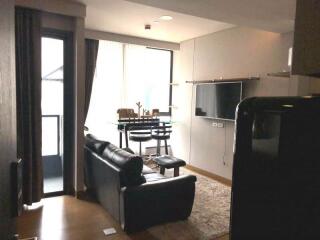 Modern 1 bedroom condominium for rent in Promphong