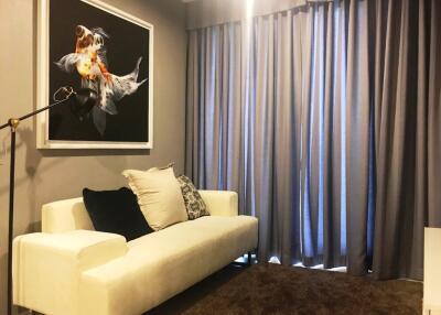 1-bedroom high floor condo only 300m from BTS Ekamai