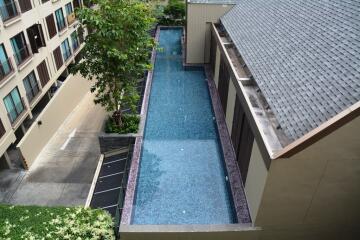 Modern 1-bedroom condo close to BTS Phromphong