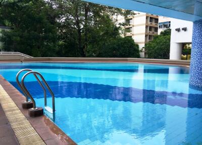 2 bedroom condo for sale close to Phrom Phong BTS Station
